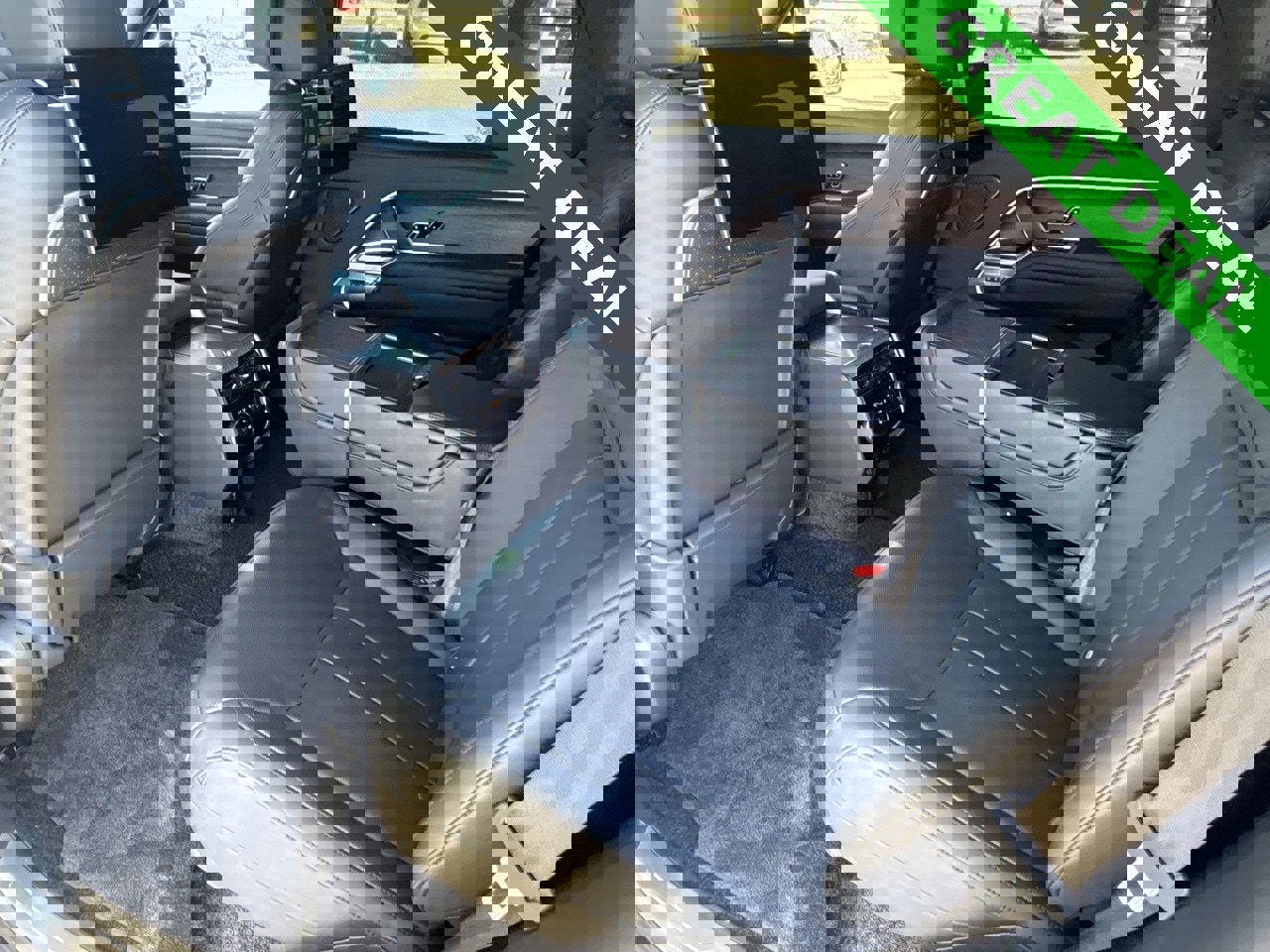 Used 2025 Land Rover Range Rover Long Wheelbase Autobiography image 33