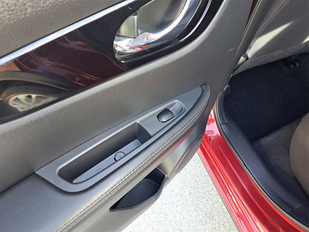 Certified 2022 Nissan Rogue Sport SV image 12