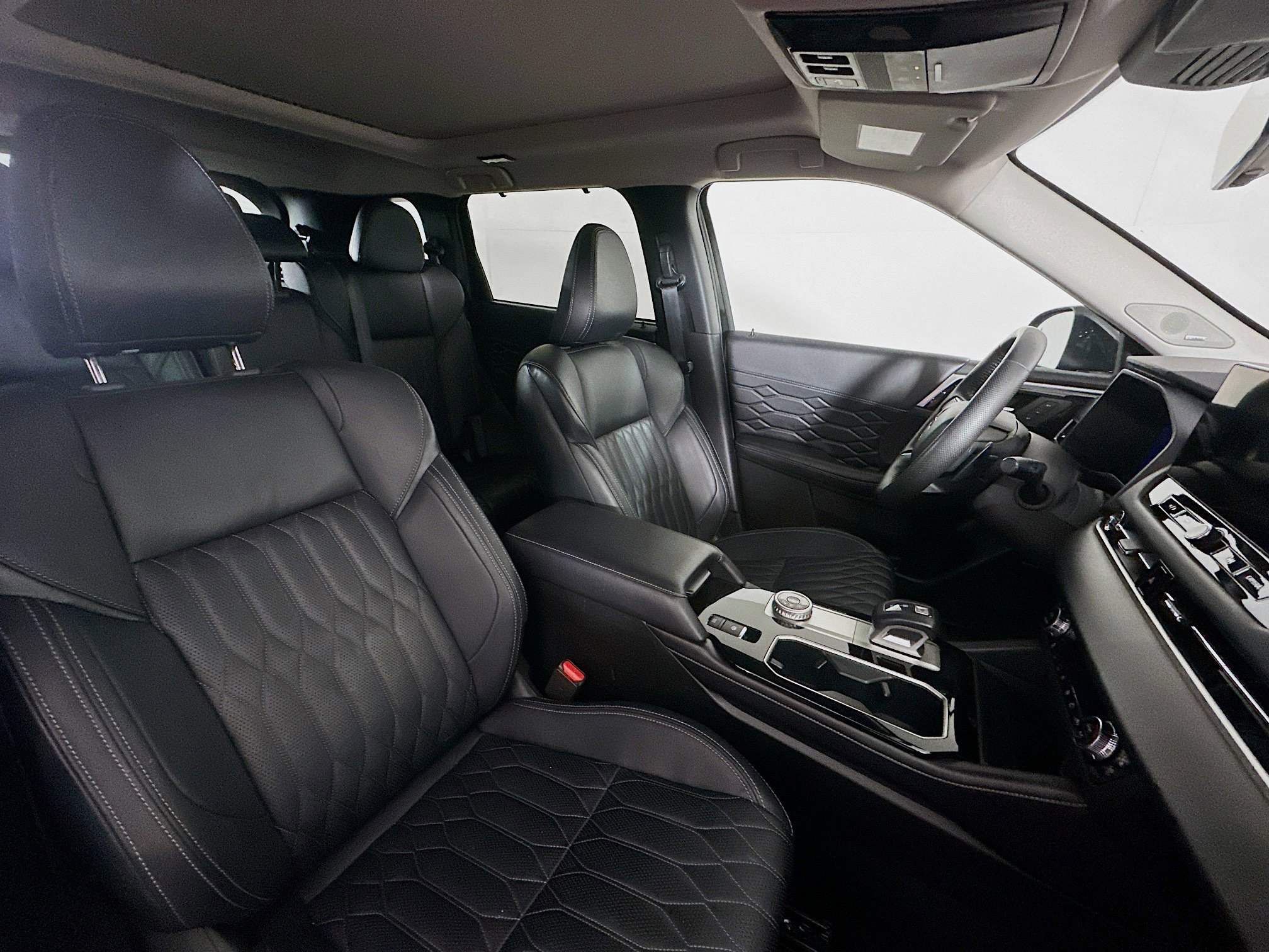 Used 2025 Mitsubishi Outlander SEL image 33