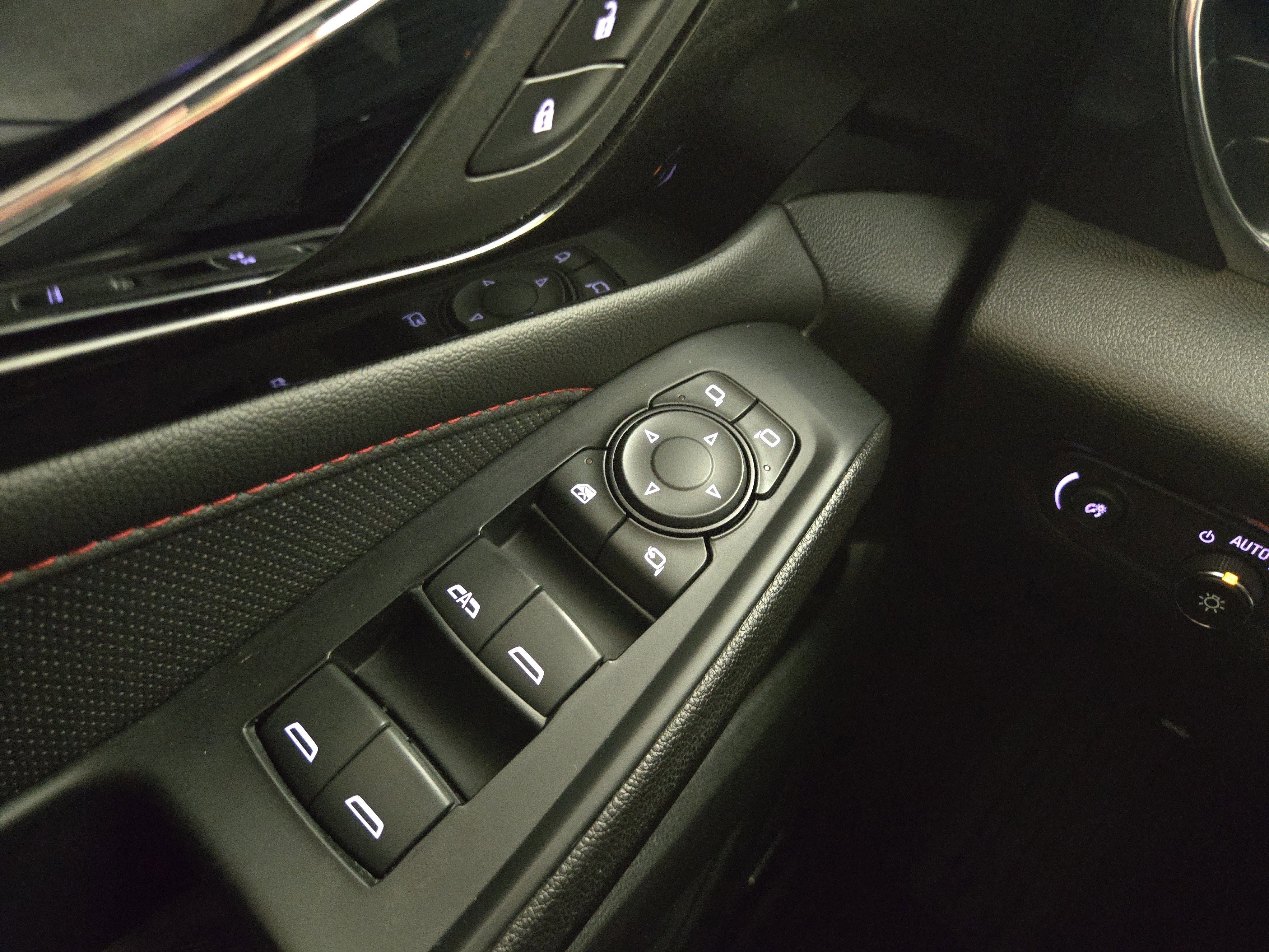 Used 2023 Chevrolet Traverse RS image 31