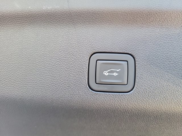 Certified 2025 Chevrolet Tahoe Premier AWD/4WD image 17