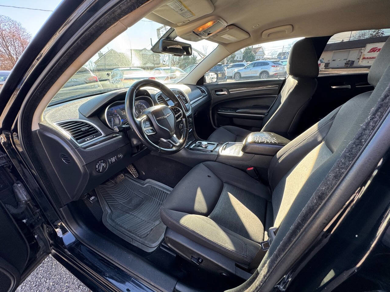 Used 2019 Chrysler 300 Touring w/ Sport Appearance Package image 29