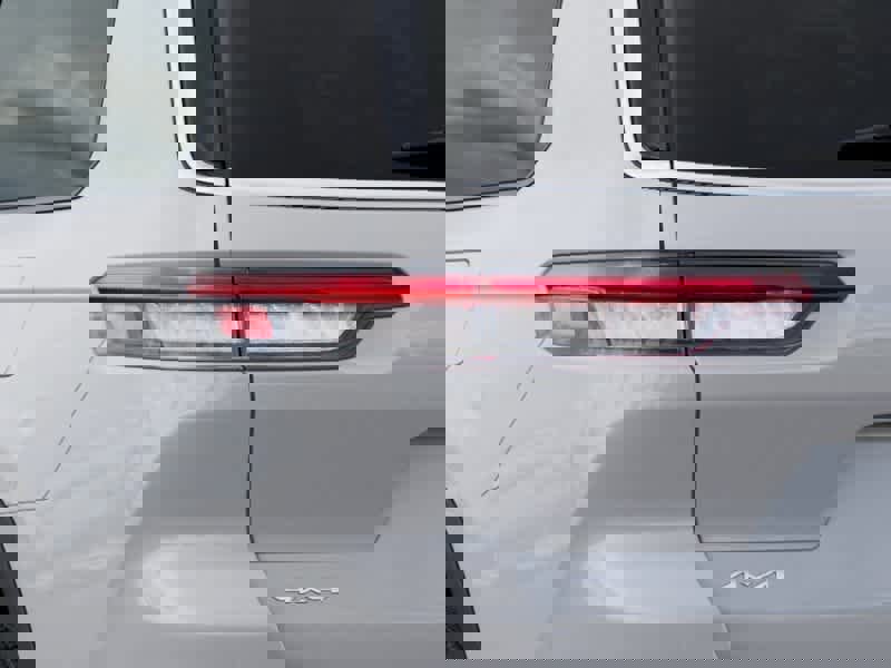 New 2025 Jeep Grand Cherokee L Limited image 9