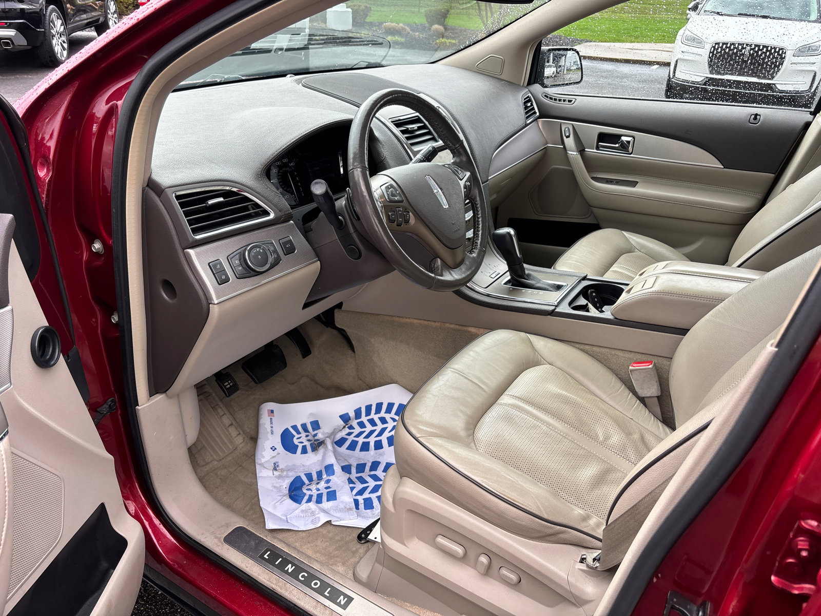 Used 2013 Lincoln MKX FWD image 23