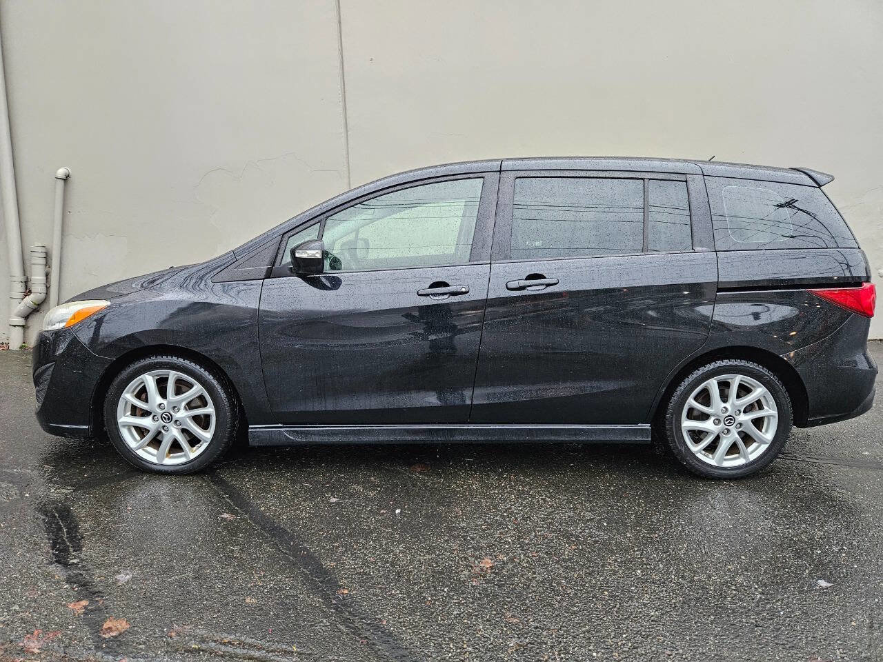 Used 2014 MAZDA MAZDA5 Grand Touring image 2