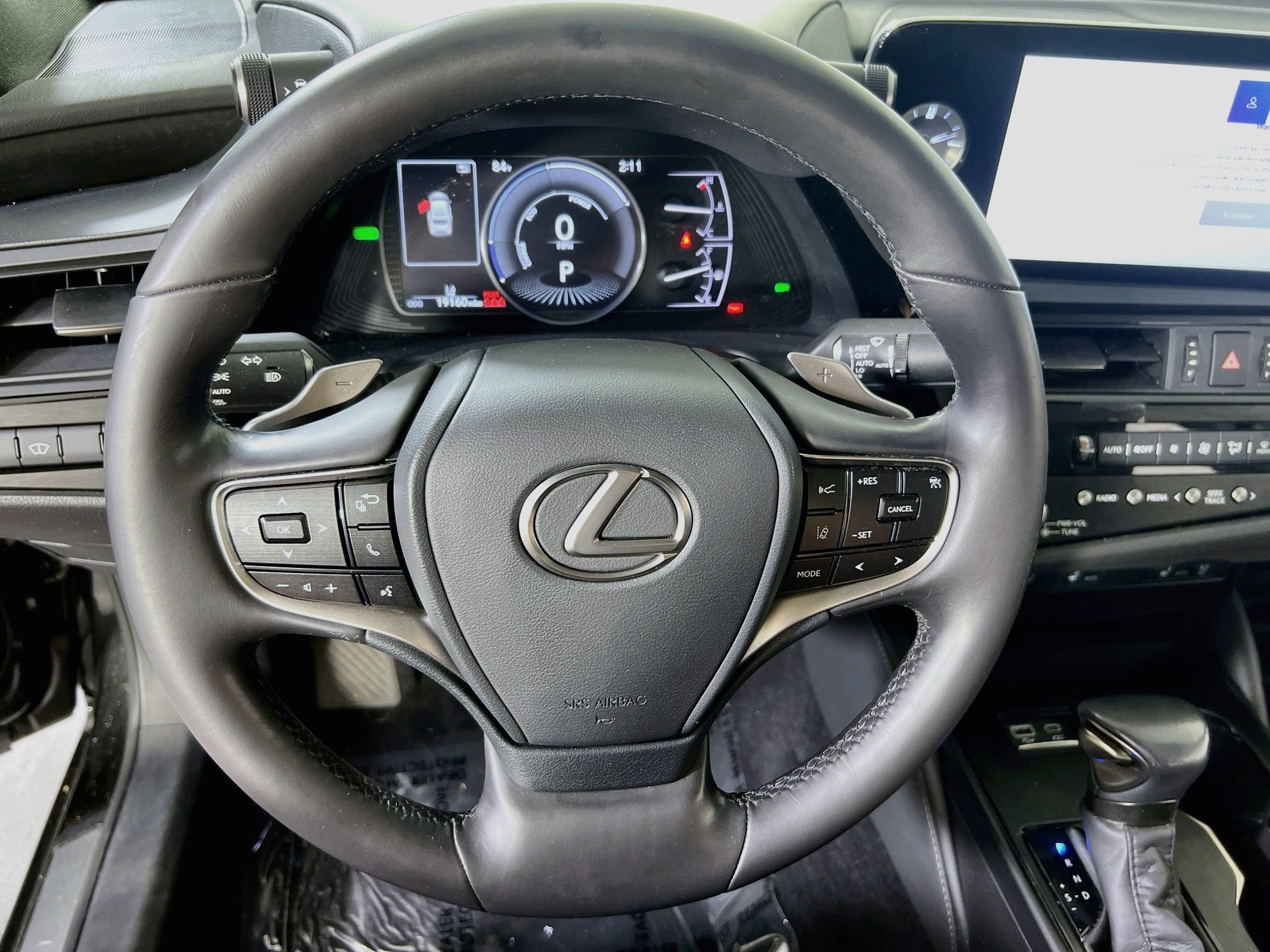 Used 2024 Lexus ES 300h w/ Premium Package FWD image 11
