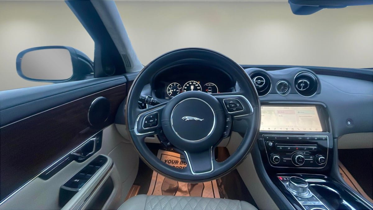 Used 2019 Jaguar XJ L Portfolio AWD/4WD image 11