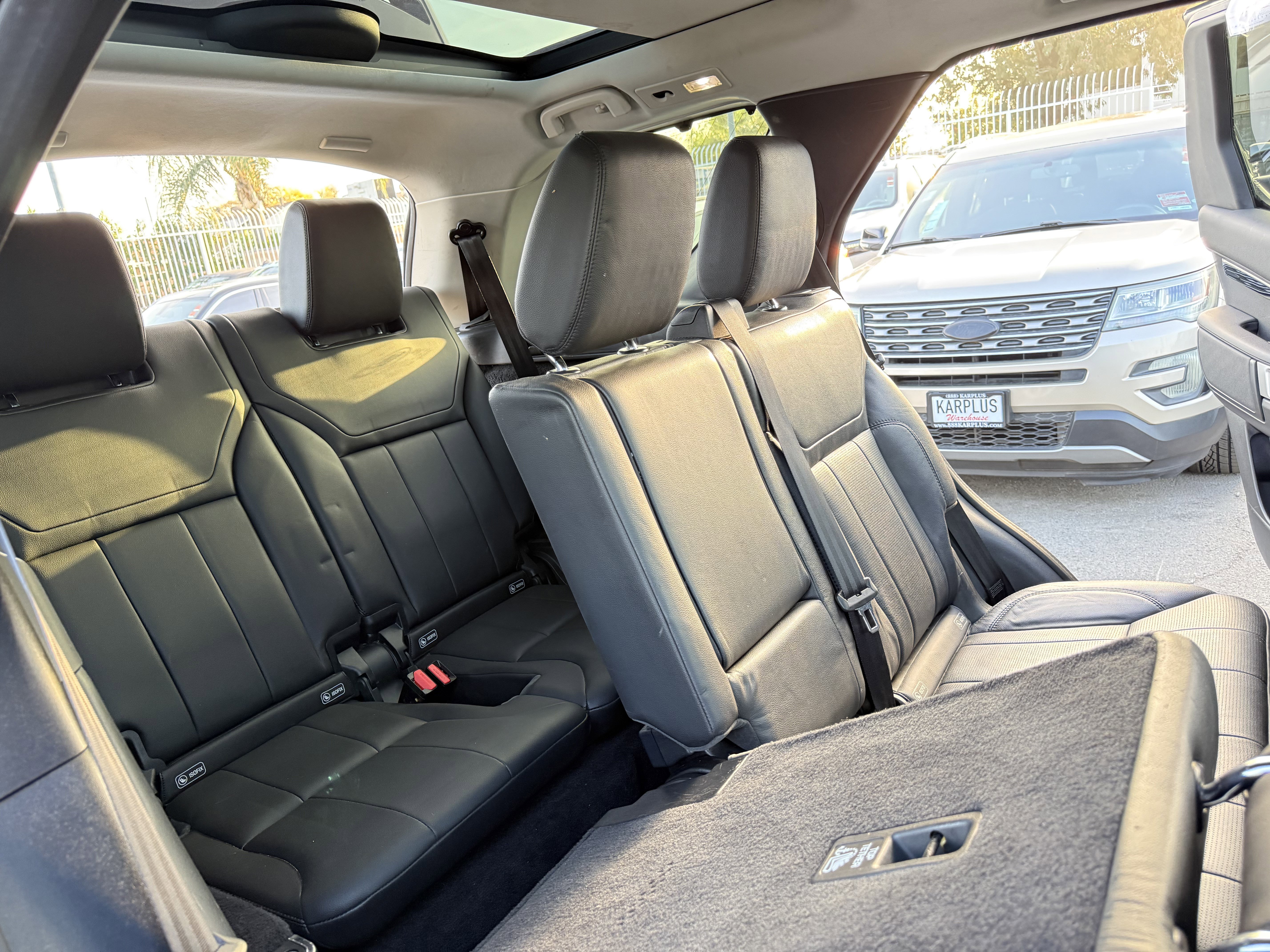 Used 2018 Land Rover Discovery SE image 21