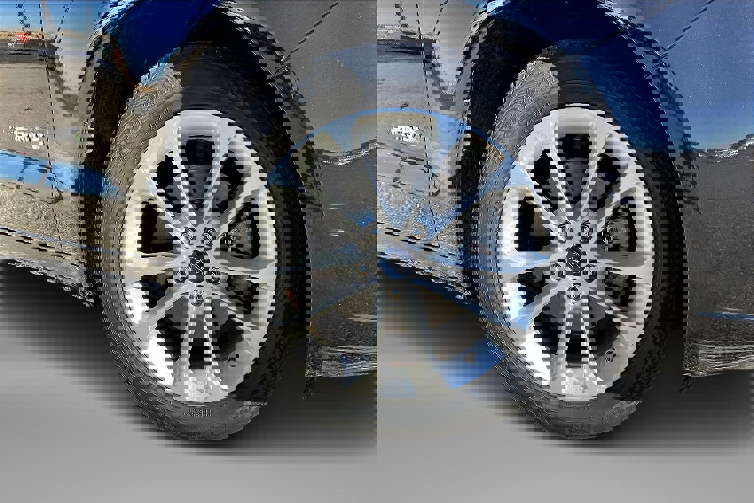 Used 2019 Ford Fusion SE image 2