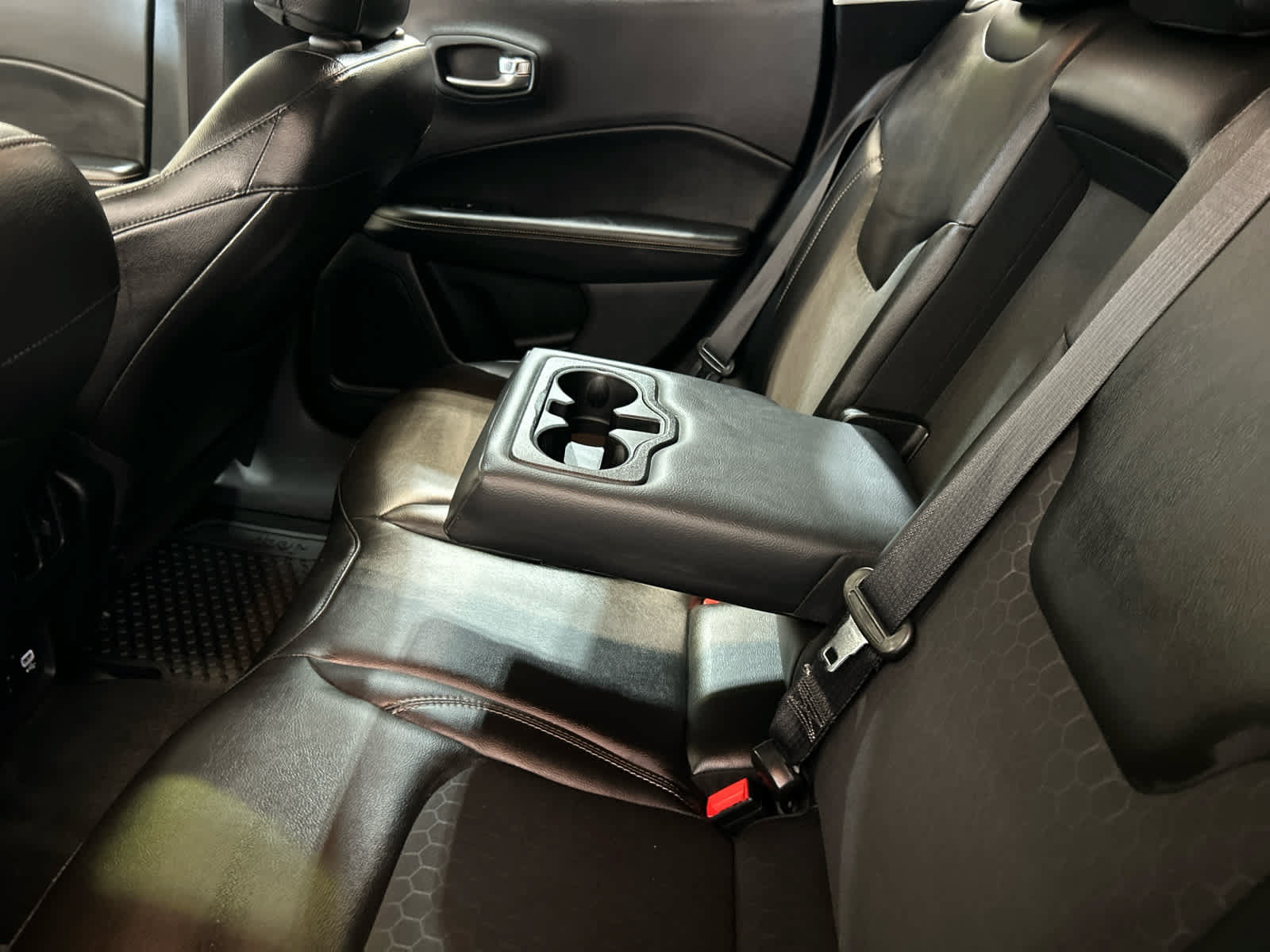 Used 2018 Jeep Compass Latitude w/ Popular Equipment Group AWD/4WD image 10