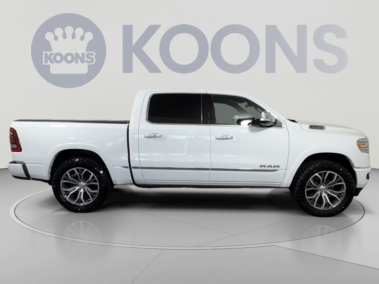 Used 2022 RAM 1500 Limited w/ Body Color Bumper Group AWD/4WD image 8