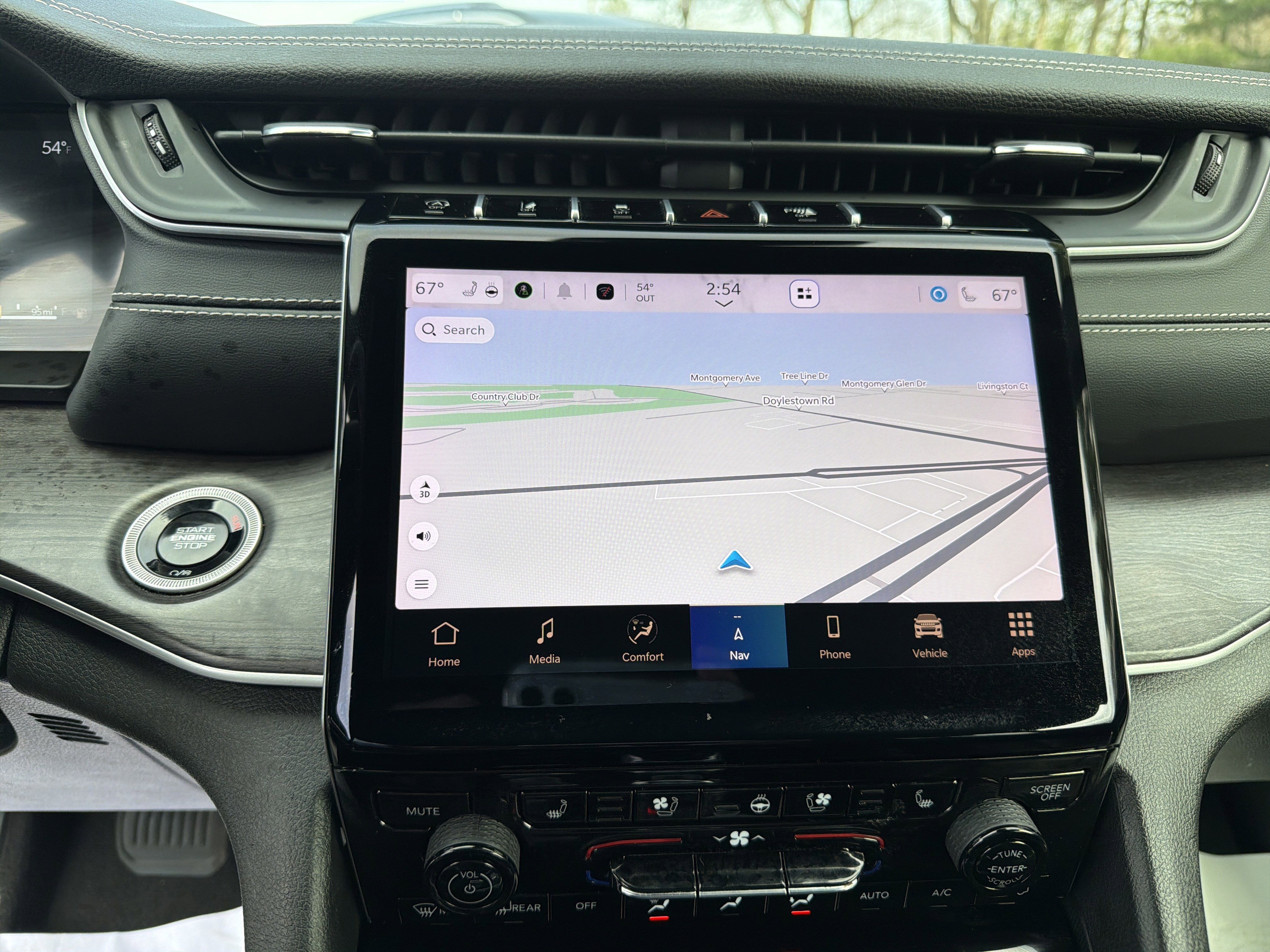 Certified 2024 Jeep Grand Cherokee L Limited w/ Luxury Tech Group II image 21