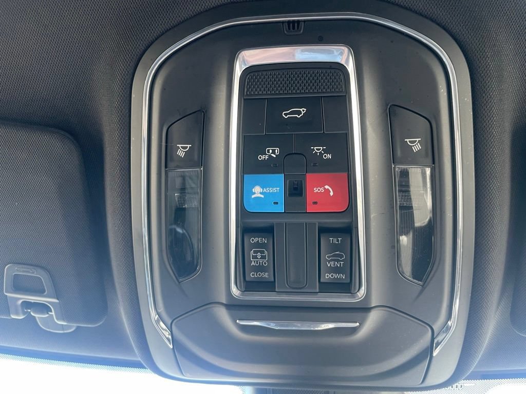 Used 2024 Jeep Grand Cherokee L Altitude AWD/4WD image 29