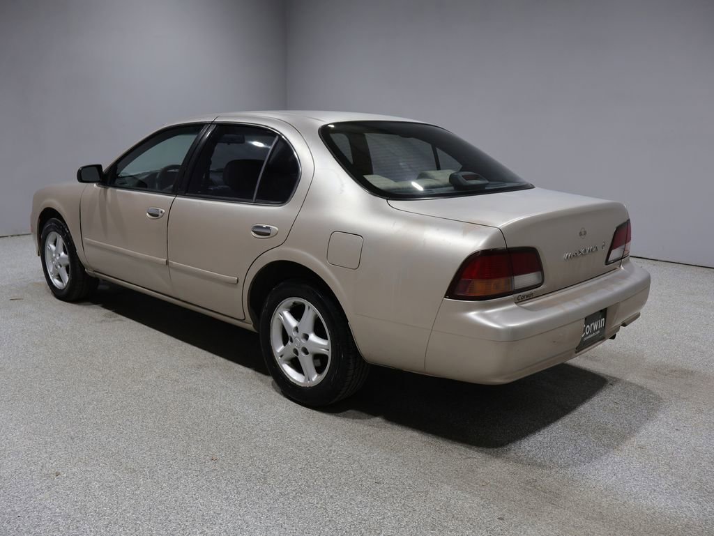 Used 1997 Nissan Maxima FWD image 4