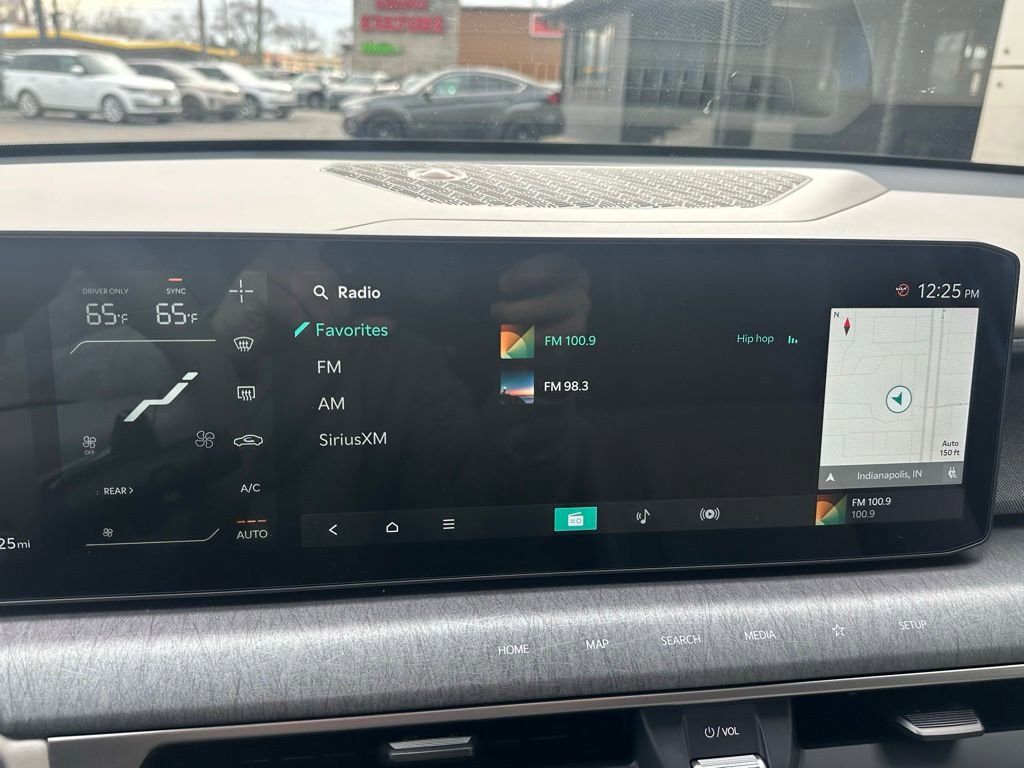 Used 2025 Kia EV9 Wind image 31