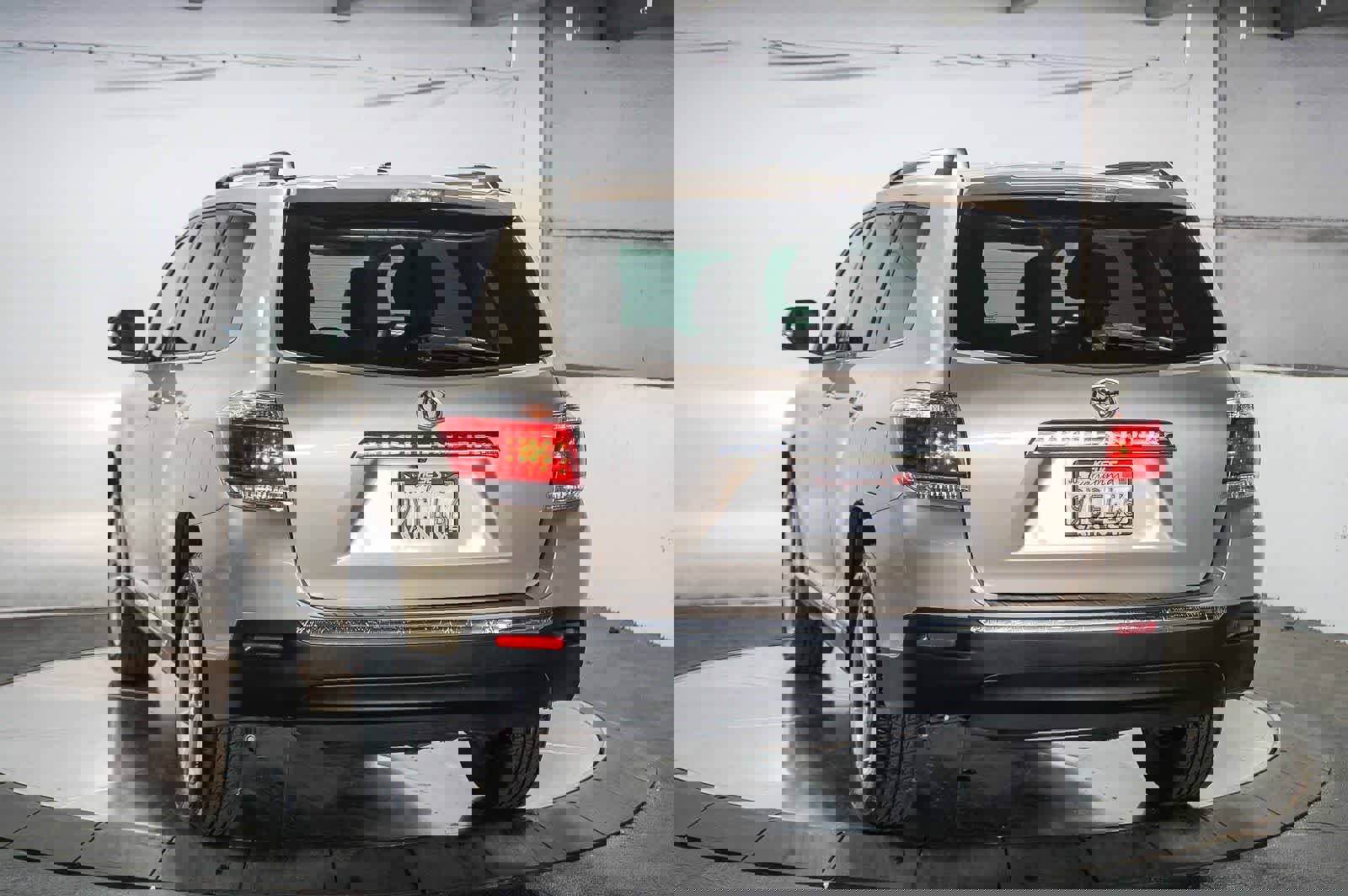 Used 2013 Toyota Highlander SE image 4