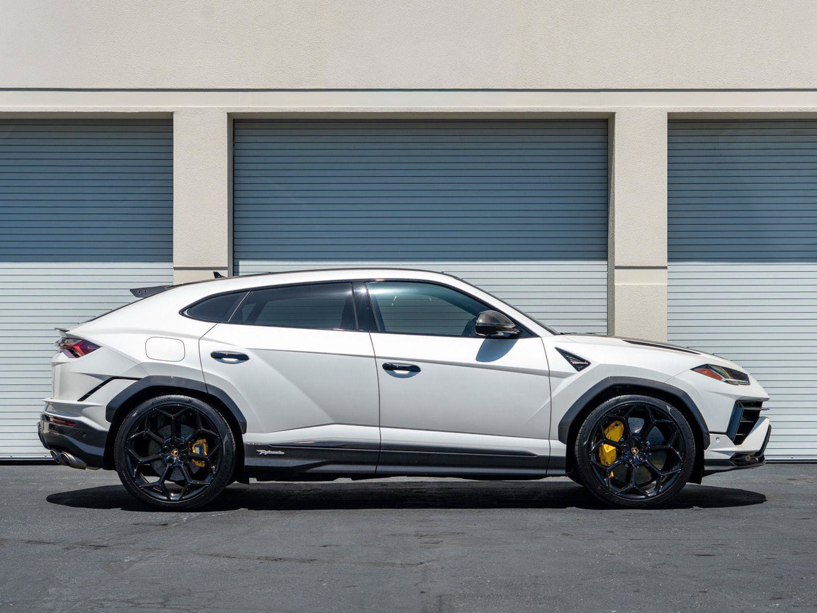 Used 2024 Lamborghini Urus Performante AWD/4WD image 7