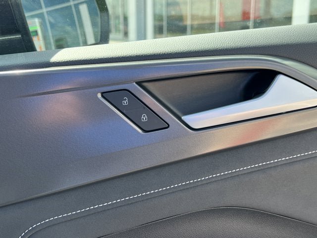 New 2025 Volkswagen Taos SE image 25