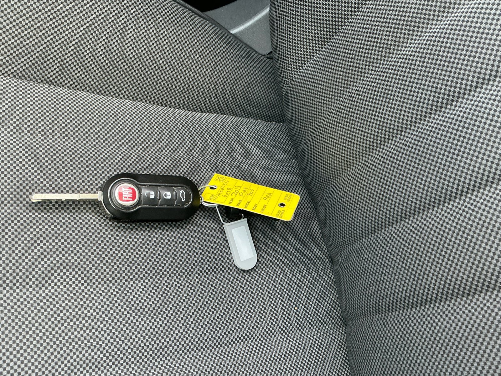 Used 2013 FIAT 500 Lounge image 32