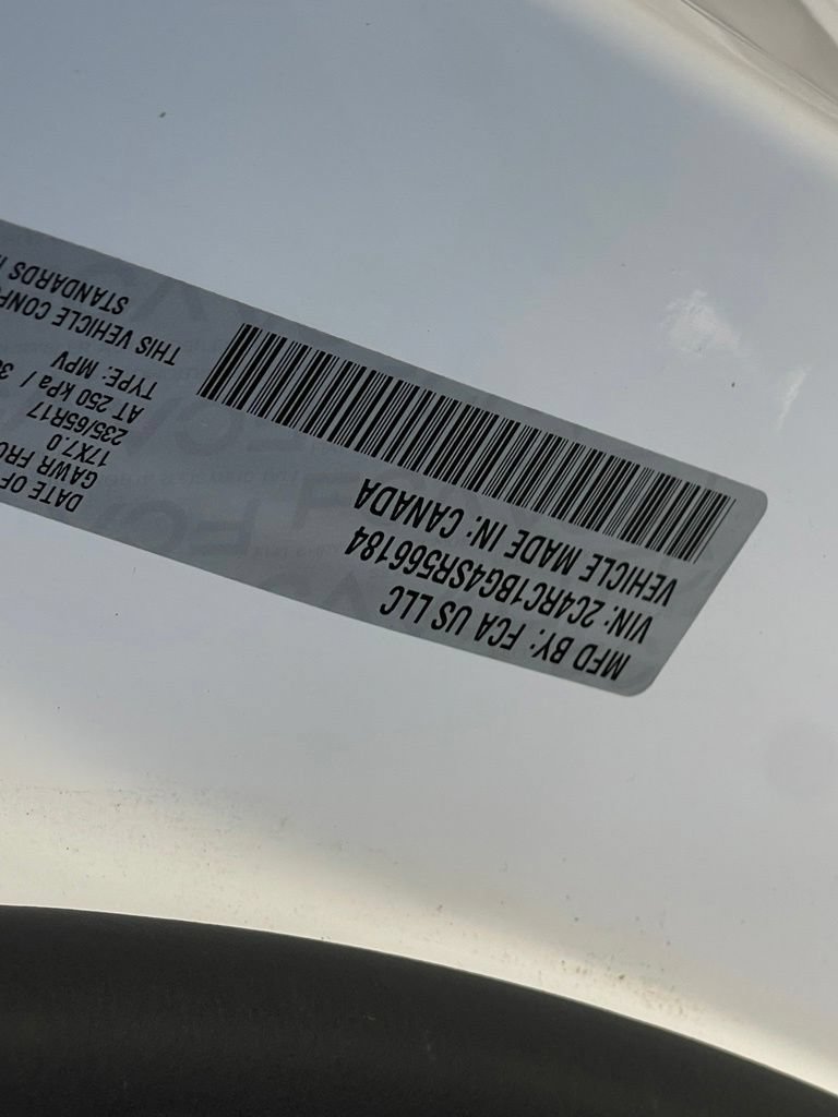 Used 2025 Chrysler Pacifica Select FWD image 5