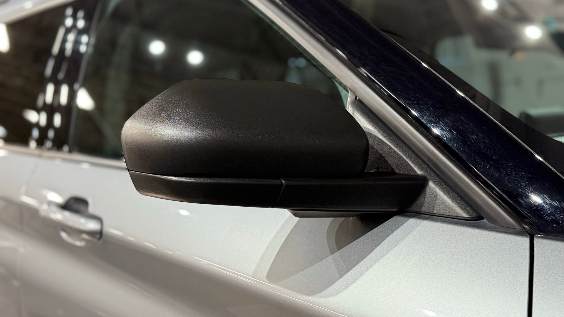 Used 2025 Ford Explorer Active w/ Active Comfort Package image 12