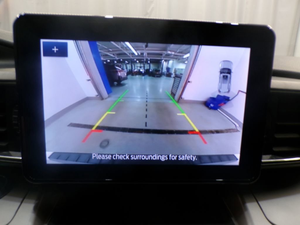 Used 2020 Ford Explorer XLT w/ Equipment Group 202A image 25