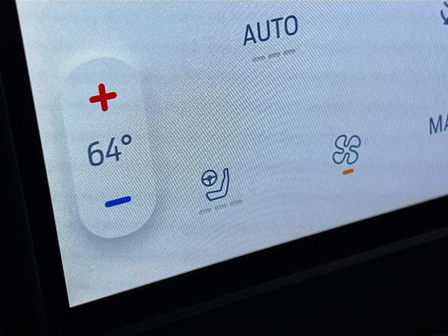 Used 2022 Ford Edge ST-Line w/ Class II Trailer Tow Package image 18