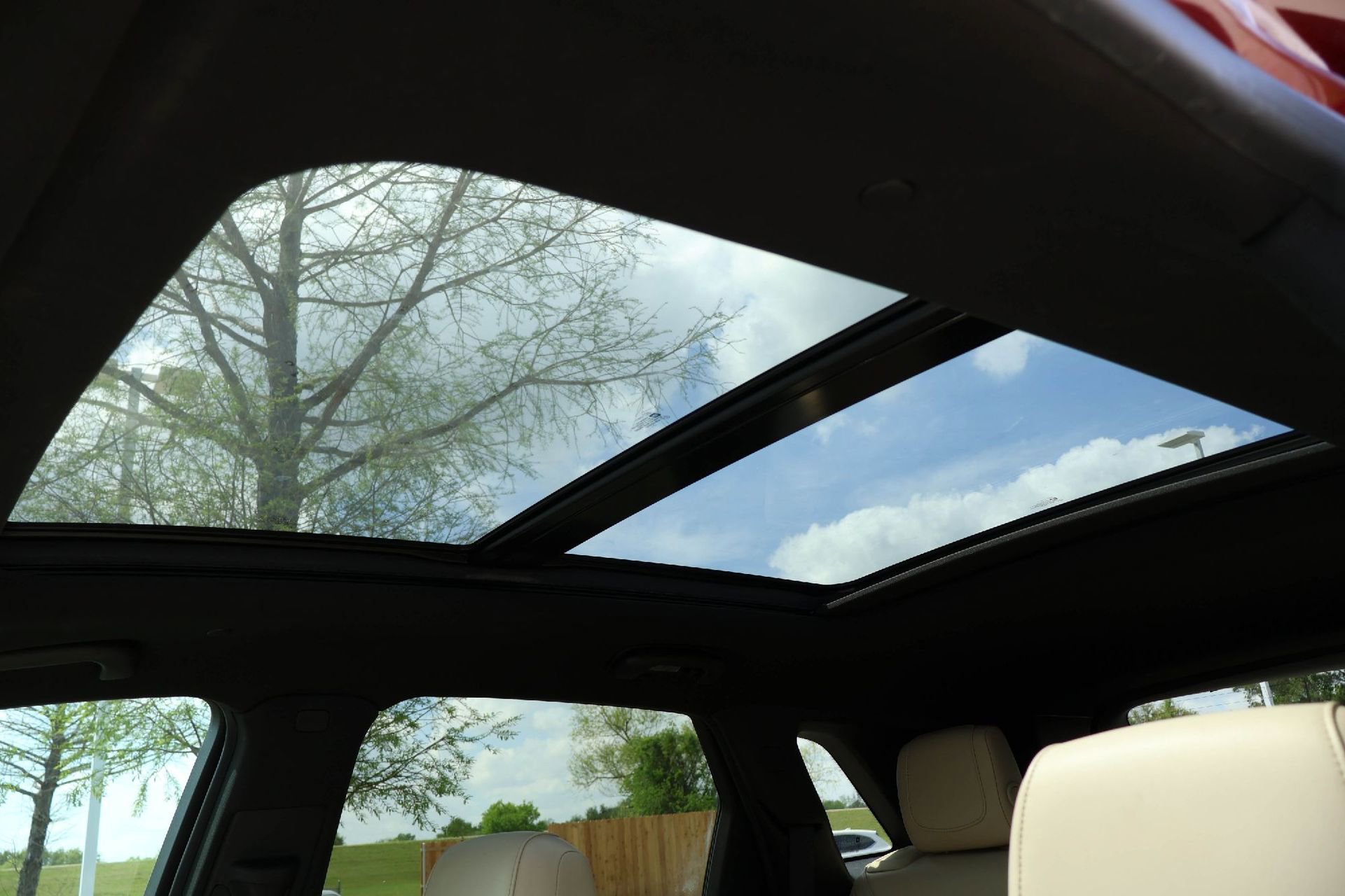 Used 2018 Cadillac XT5 Luxury w/ Driver Awareness Package image 29