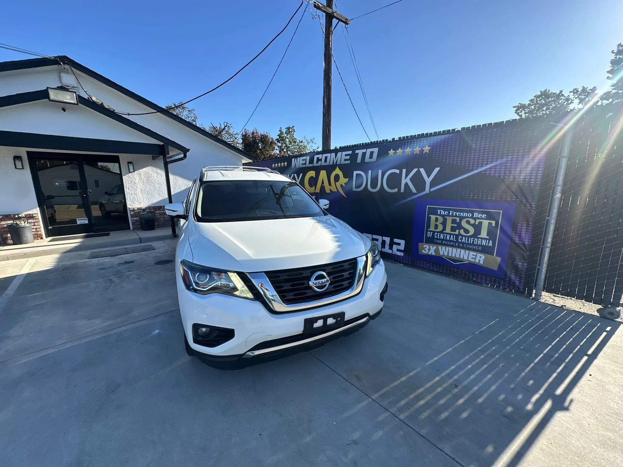 Used 2018 Nissan Pathfinder SV AWD/4WD image 16