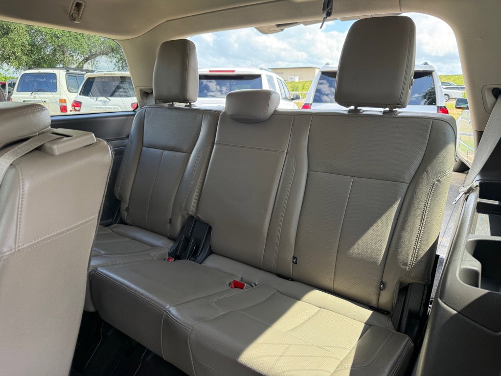 Used 2018 Ford Expedition XLT w/ Equipment Group 202A RWD image 15