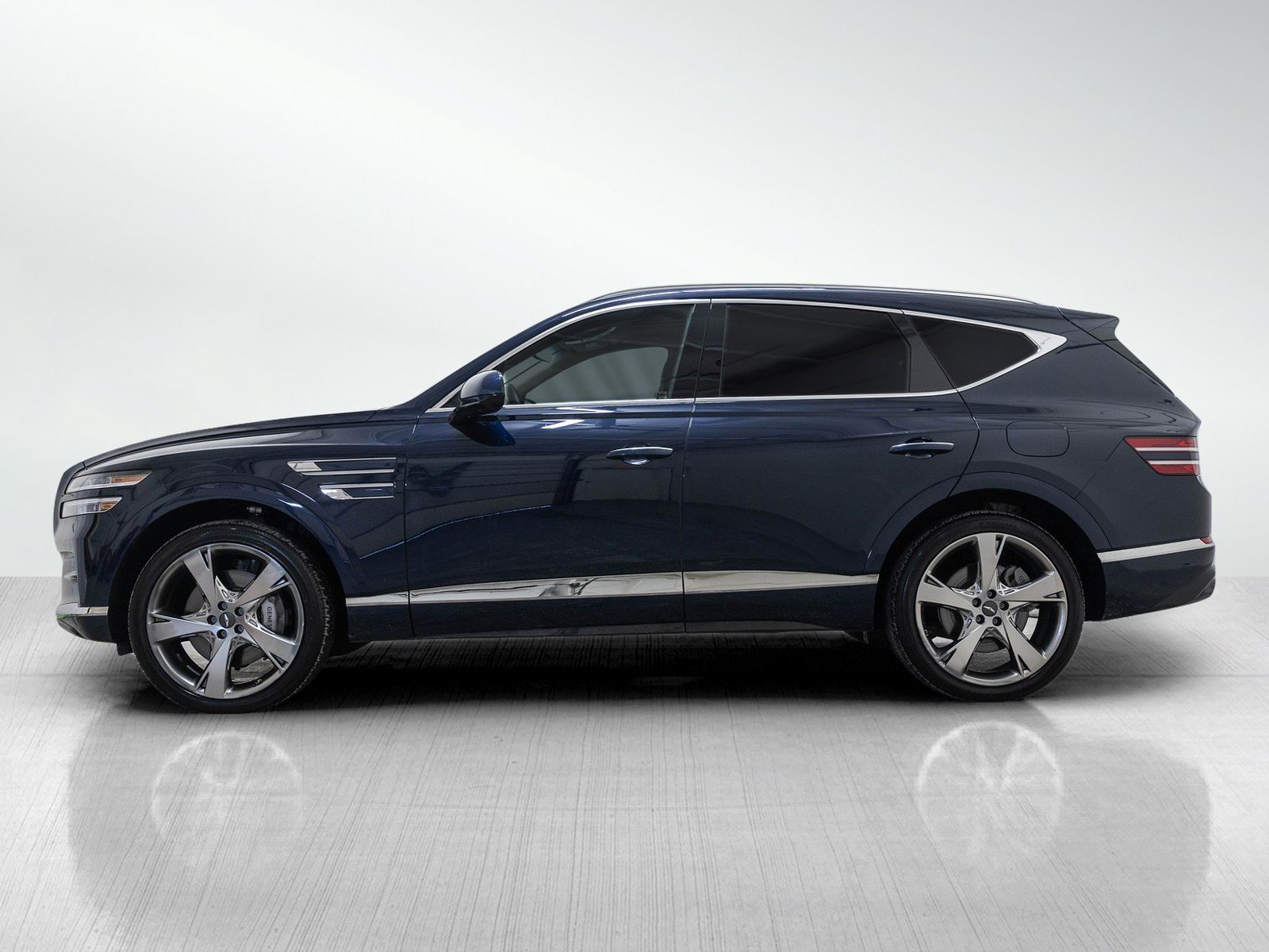 Used 2023 Genesis GV80 3.5T w/ Prestige Package AWD/4WD image 3