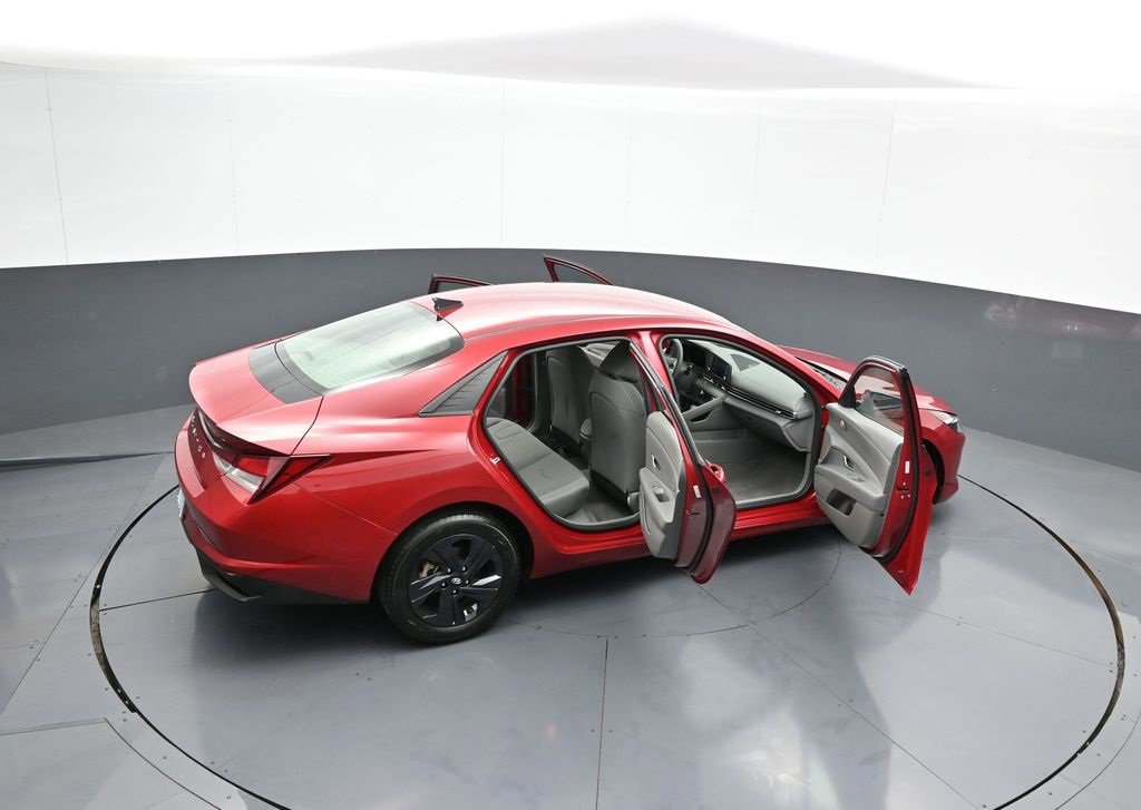 Certified 2021 Hyundai Elantra SEL image 44