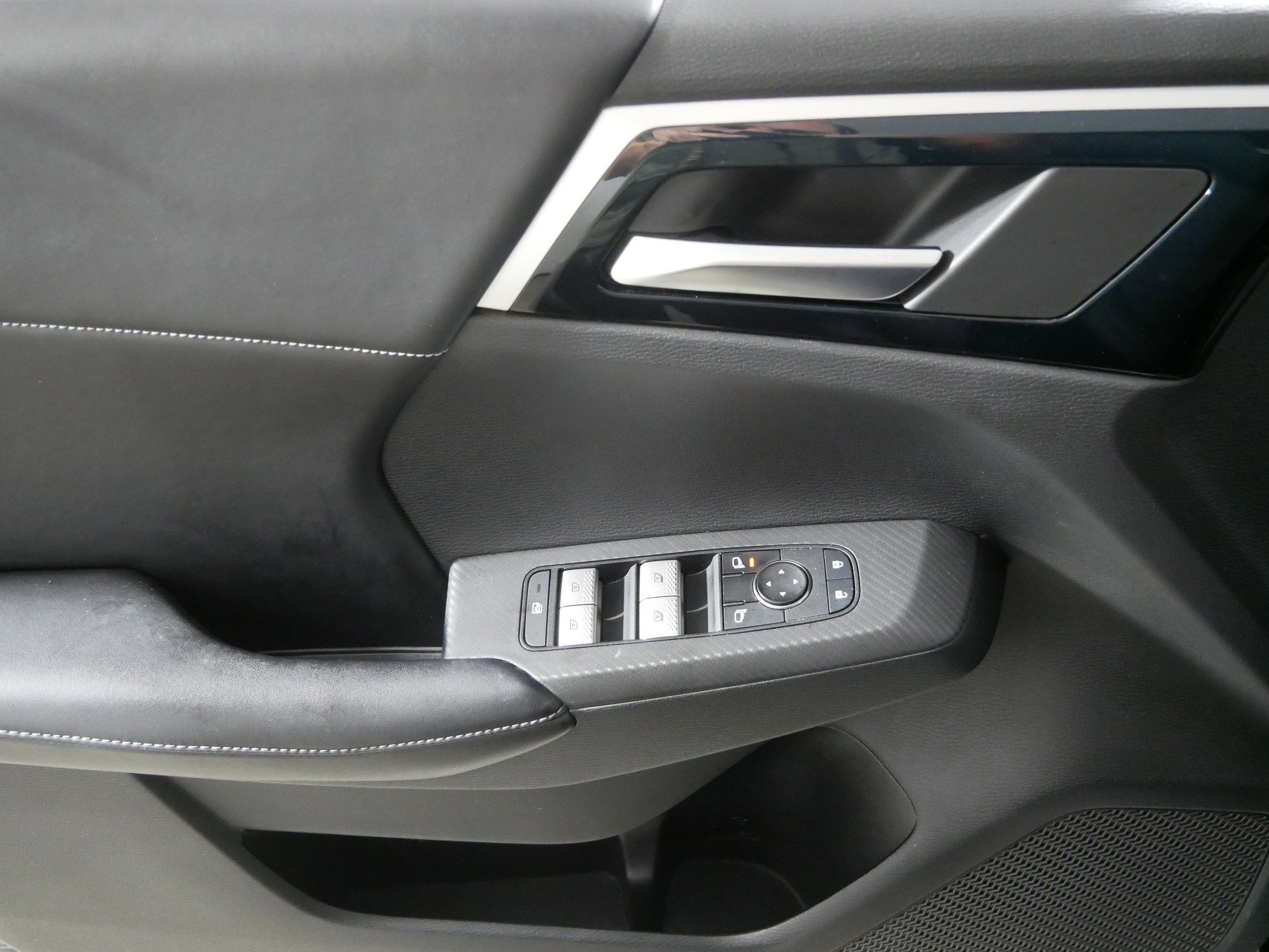 Used 2022 Mitsubishi Outlander SE image 19