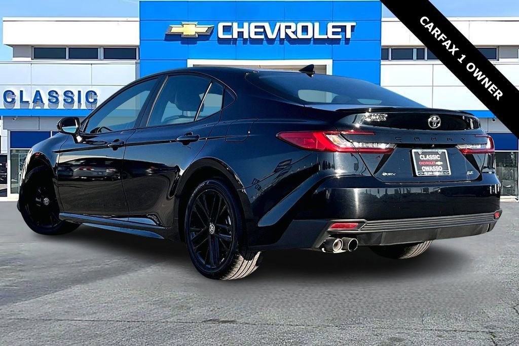 Used 2025 Toyota Camry SE image 4