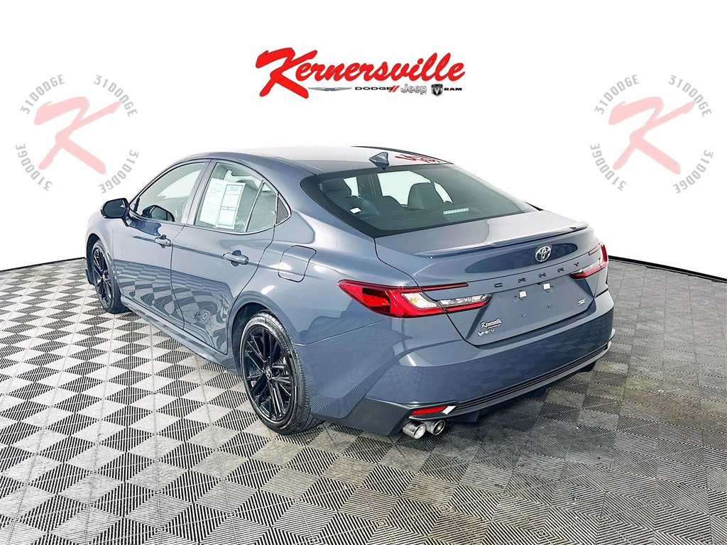 Used 2025 Toyota Camry SE image 5