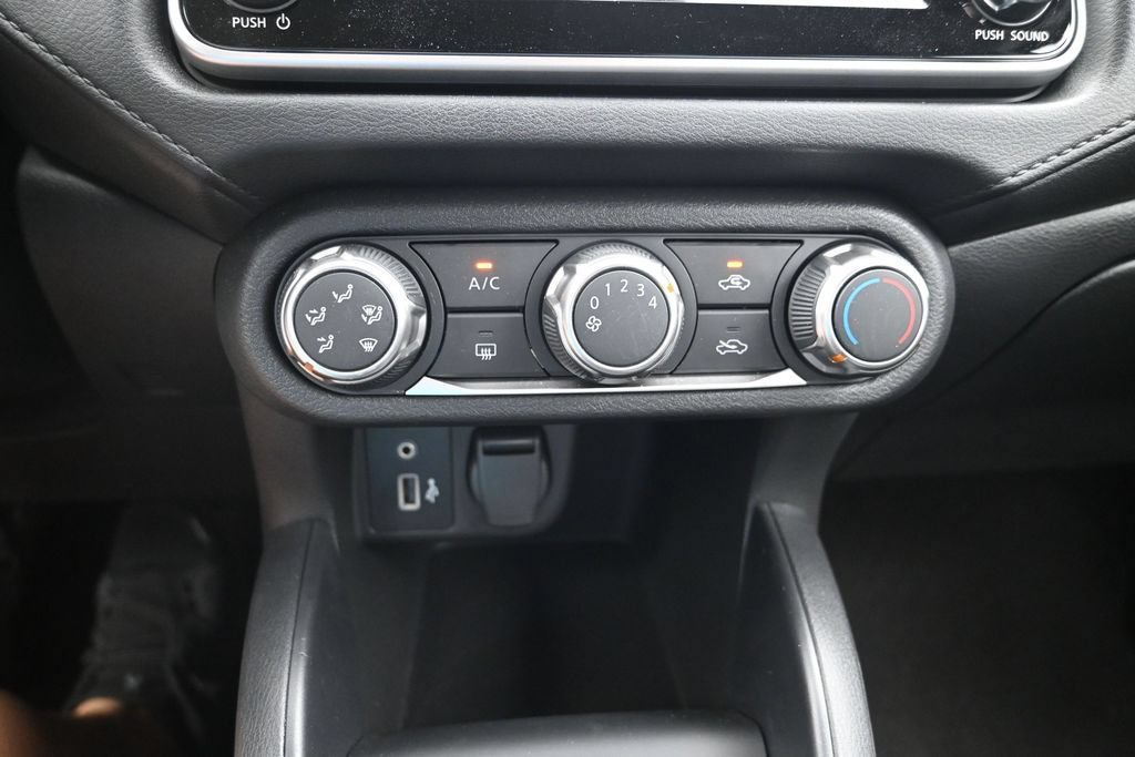Used 2025 Nissan Versa S FWD image 17