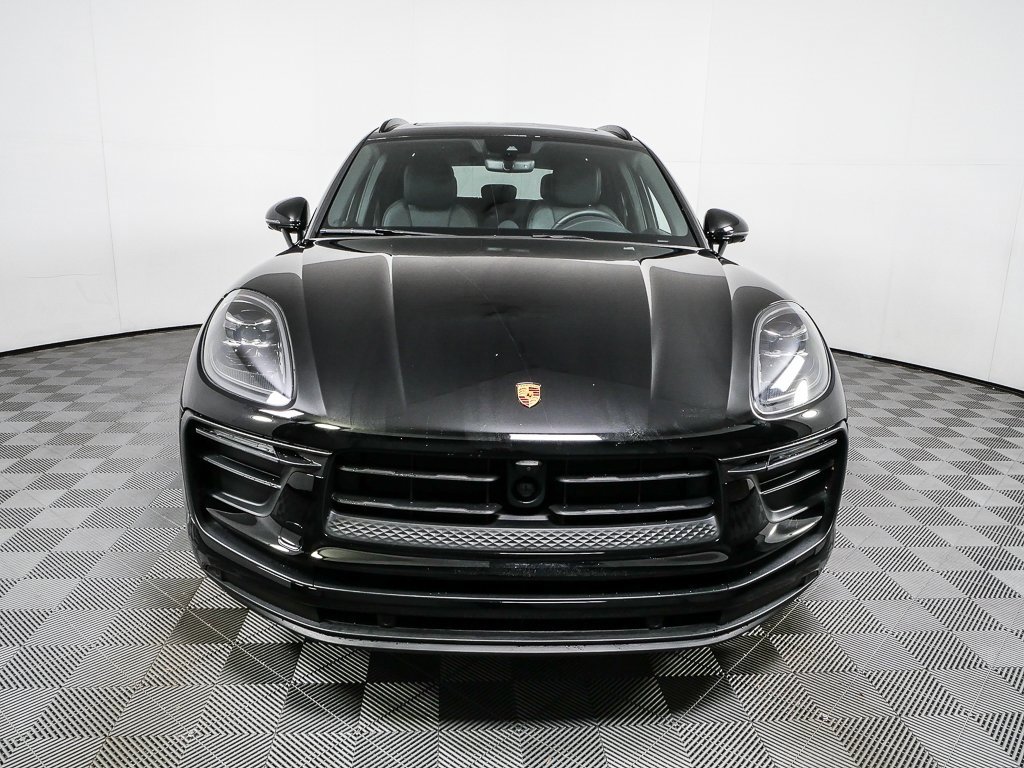 Certified 2025 Porsche Macan image 28
