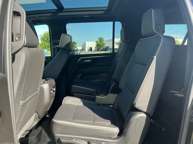 Used 2025 Chevrolet Suburban Premier w/ Sun And Tow Package AWD/4WD image 4