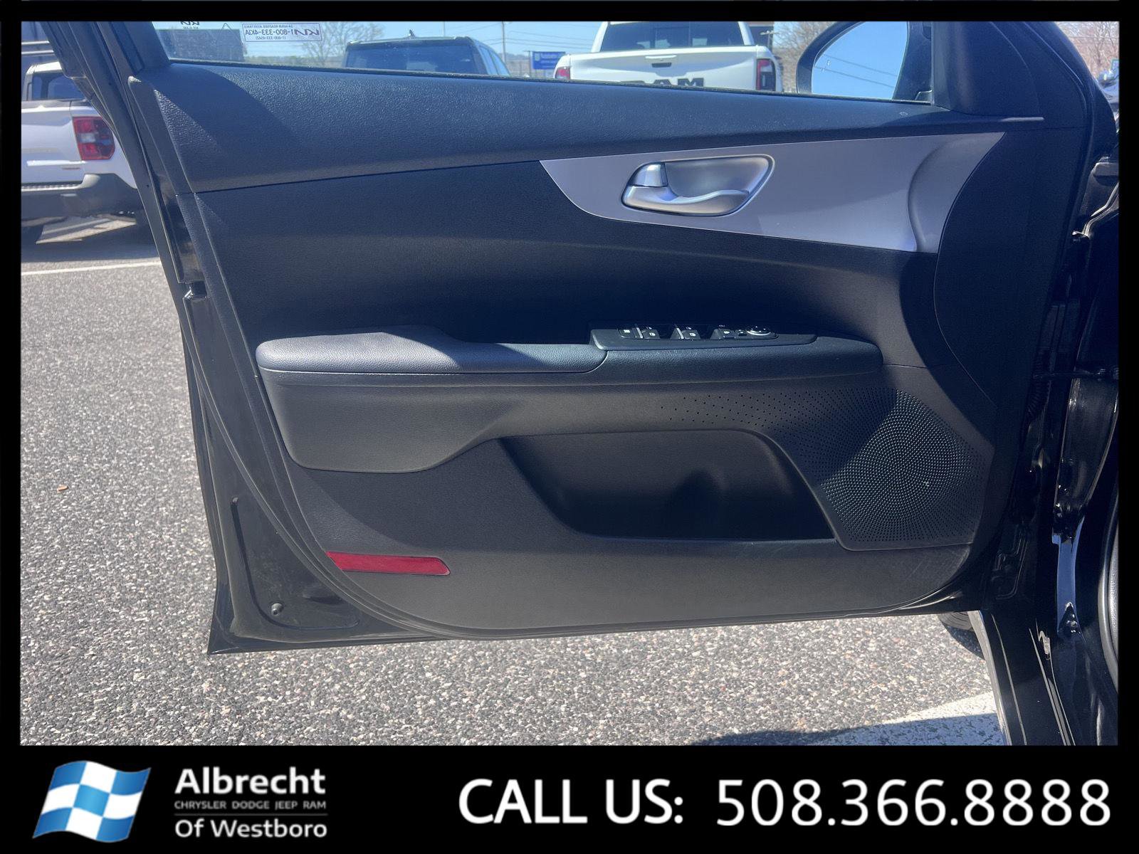Used 2023 Kia Forte LXS w/ LXS Technology Package image 11