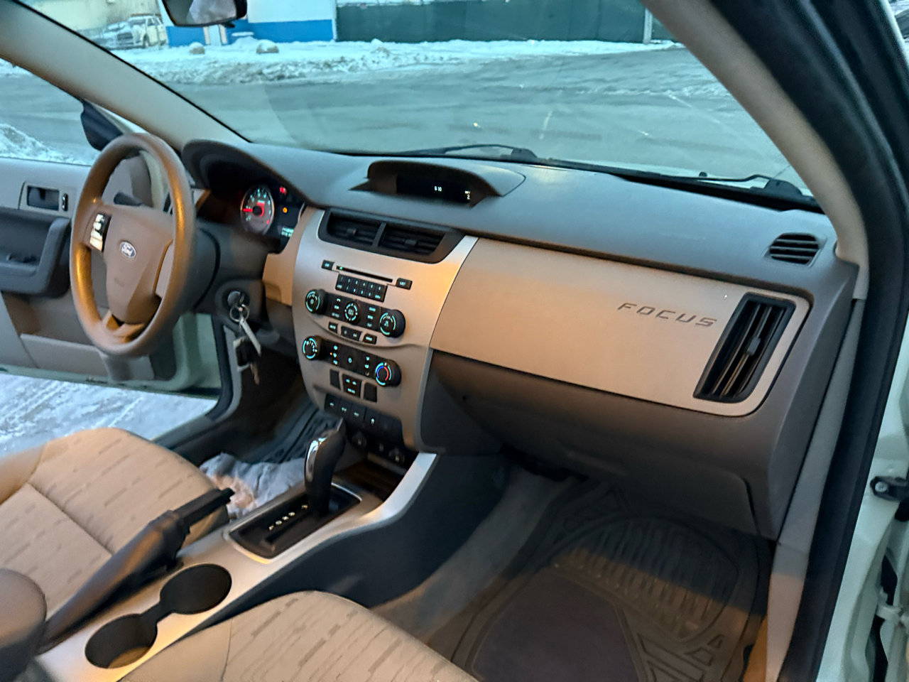 Used 2011 Ford Focus SE image 16