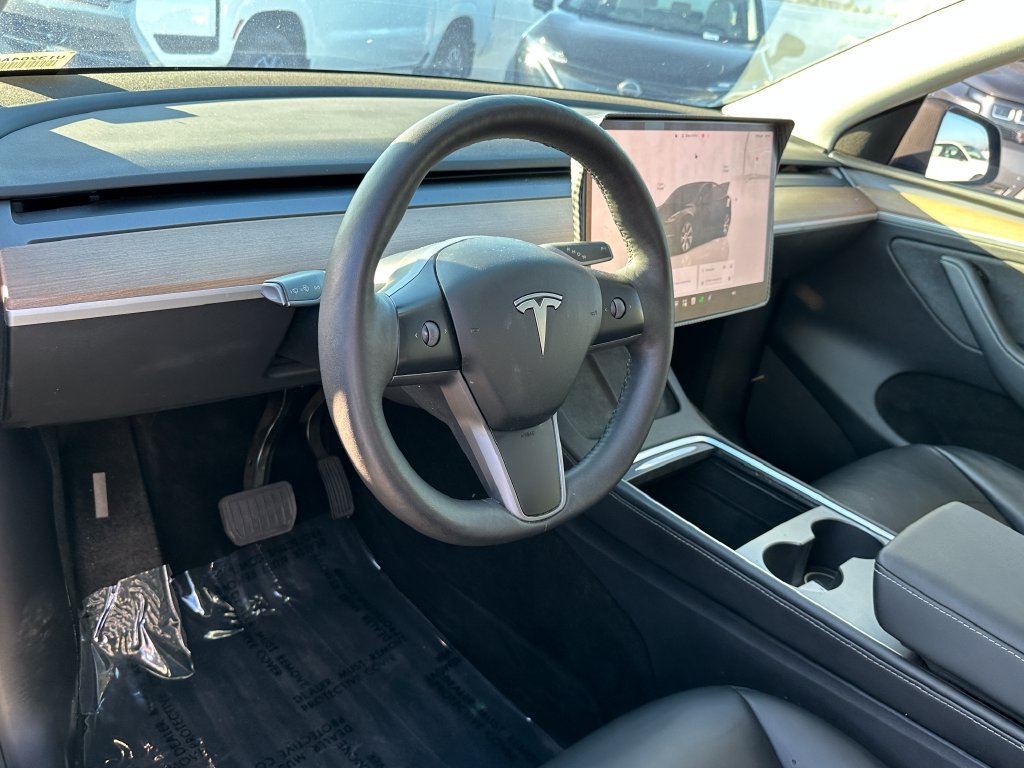 Used 2024 Tesla Model Y Long Range AWD/4WD image 21