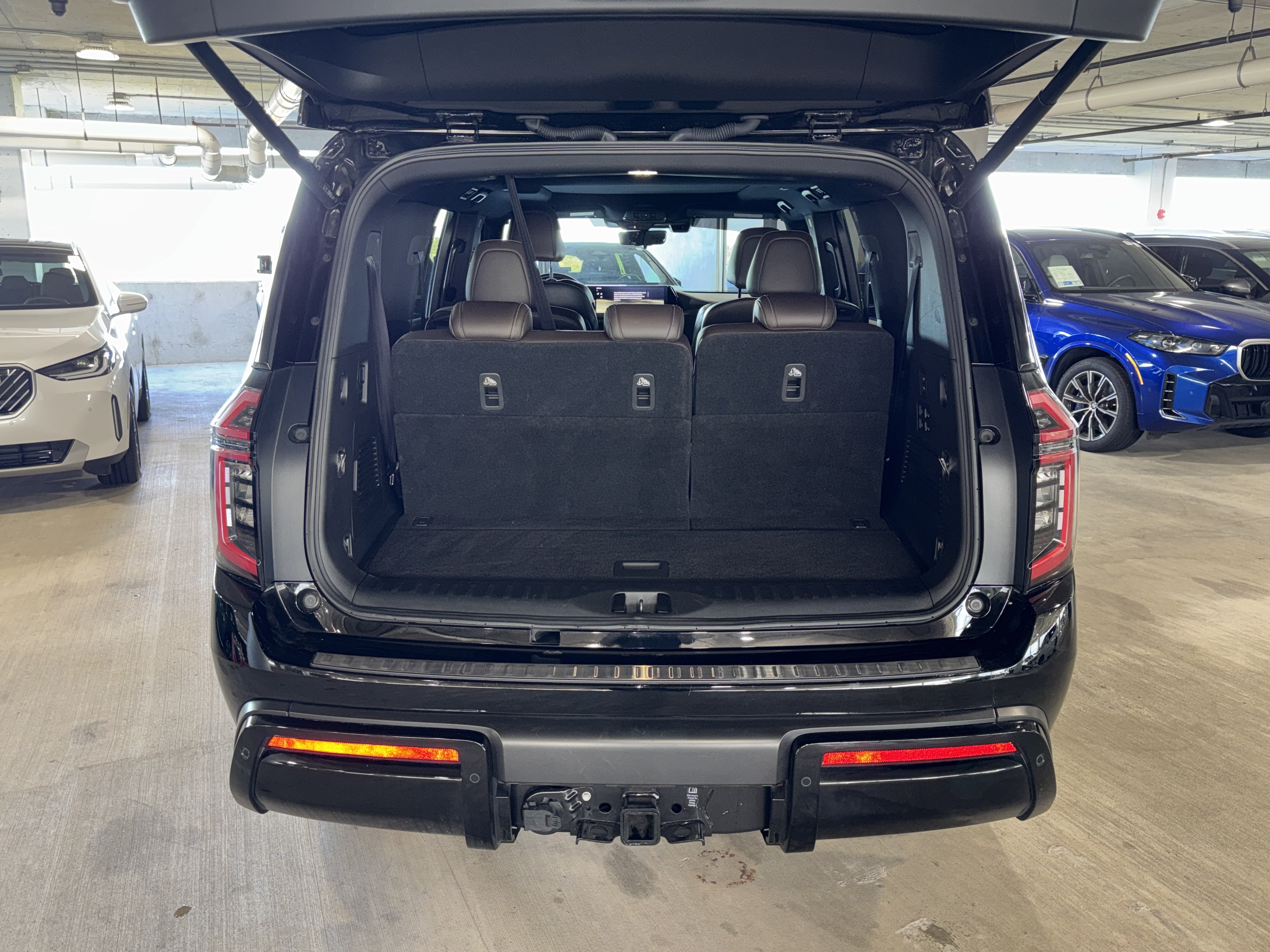 Used 2025 Nissan Armada Platinum Reserve RWD image 19