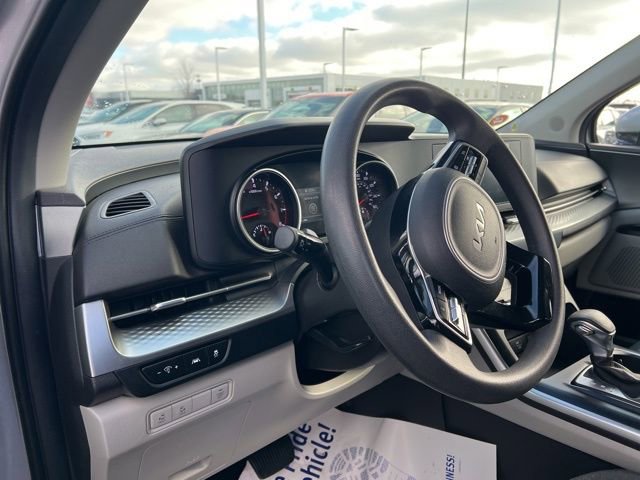 Certified 2023 Kia Carnival LX image 10