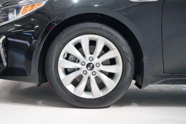 Used 2018 Kia Optima S image 12