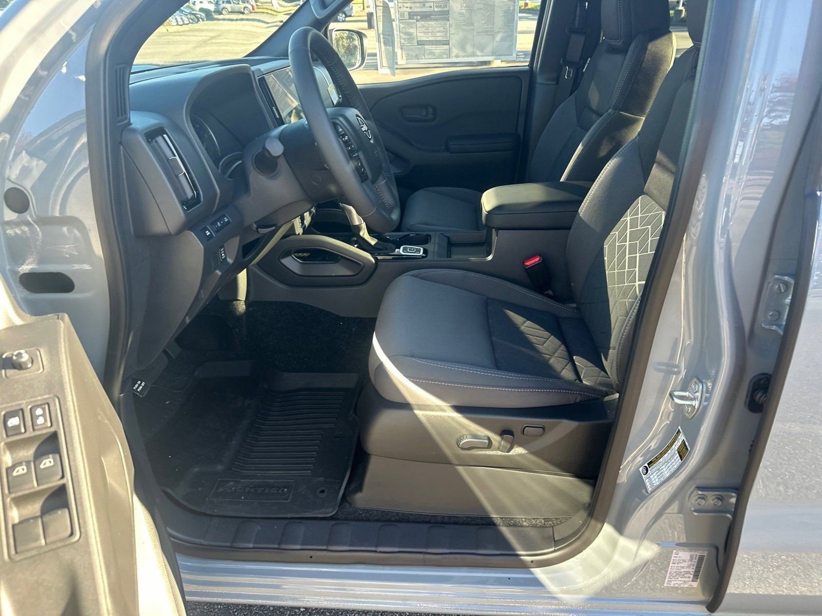 New 2026 Nissan Frontier SV w/ SV Convenience Package AWD/4WD image 9