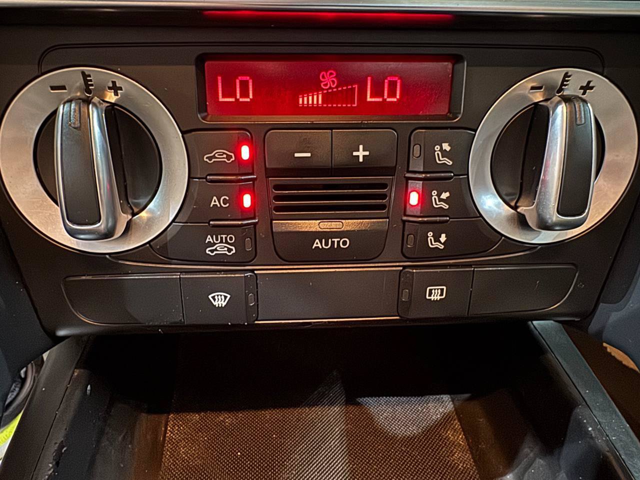 Used 2013 Audi A3 2.0T Premium w/ Bluetooth Value Pkg FWD image 26