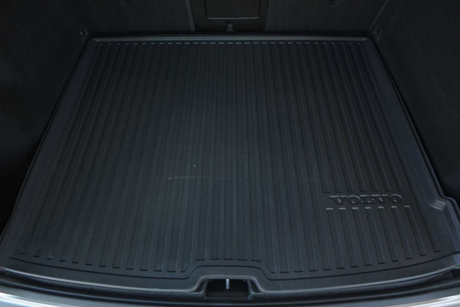 Used 2024 Volvo XC60 B5 Core w/ Protection Package Premier image 27