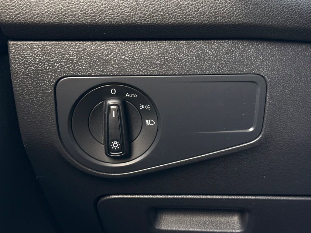 Used 2022 Volkswagen Tiguan S image 21