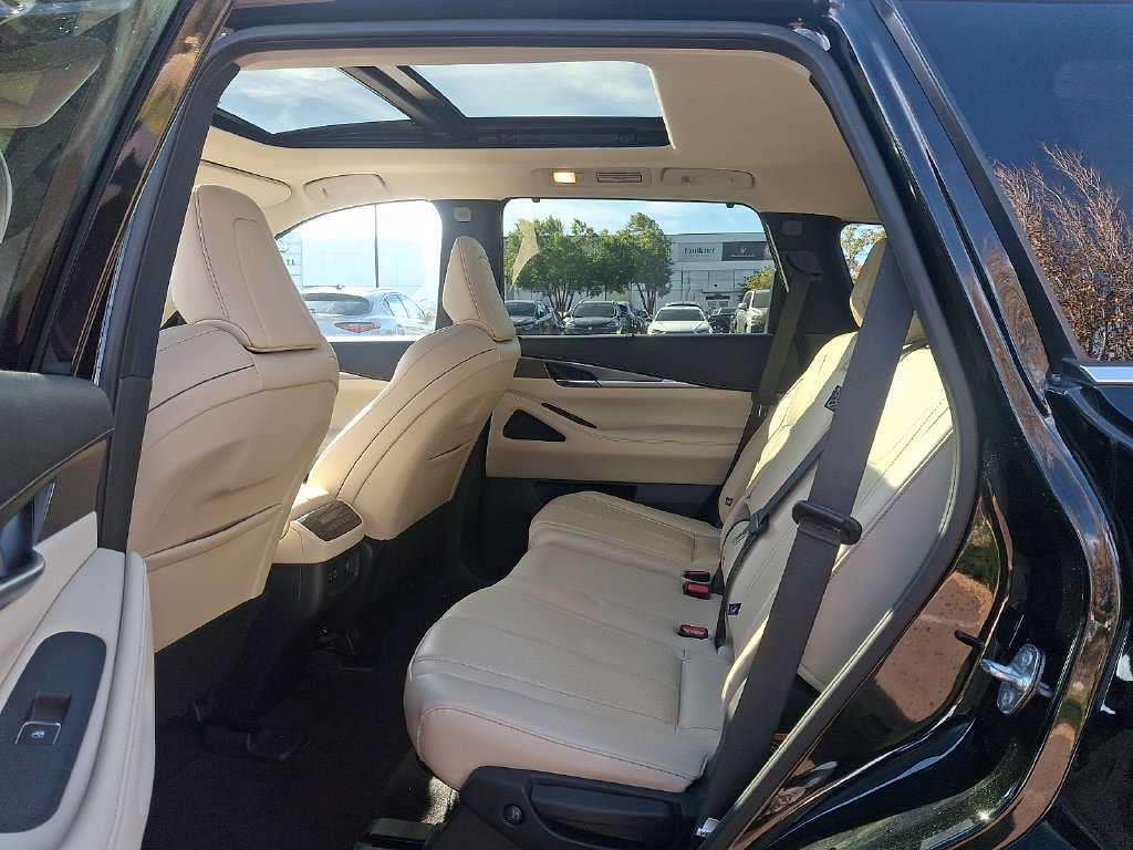 Certified 2023 INFINITI QX60 Luxe w/ Cargo Package AWD/4WD image 10
