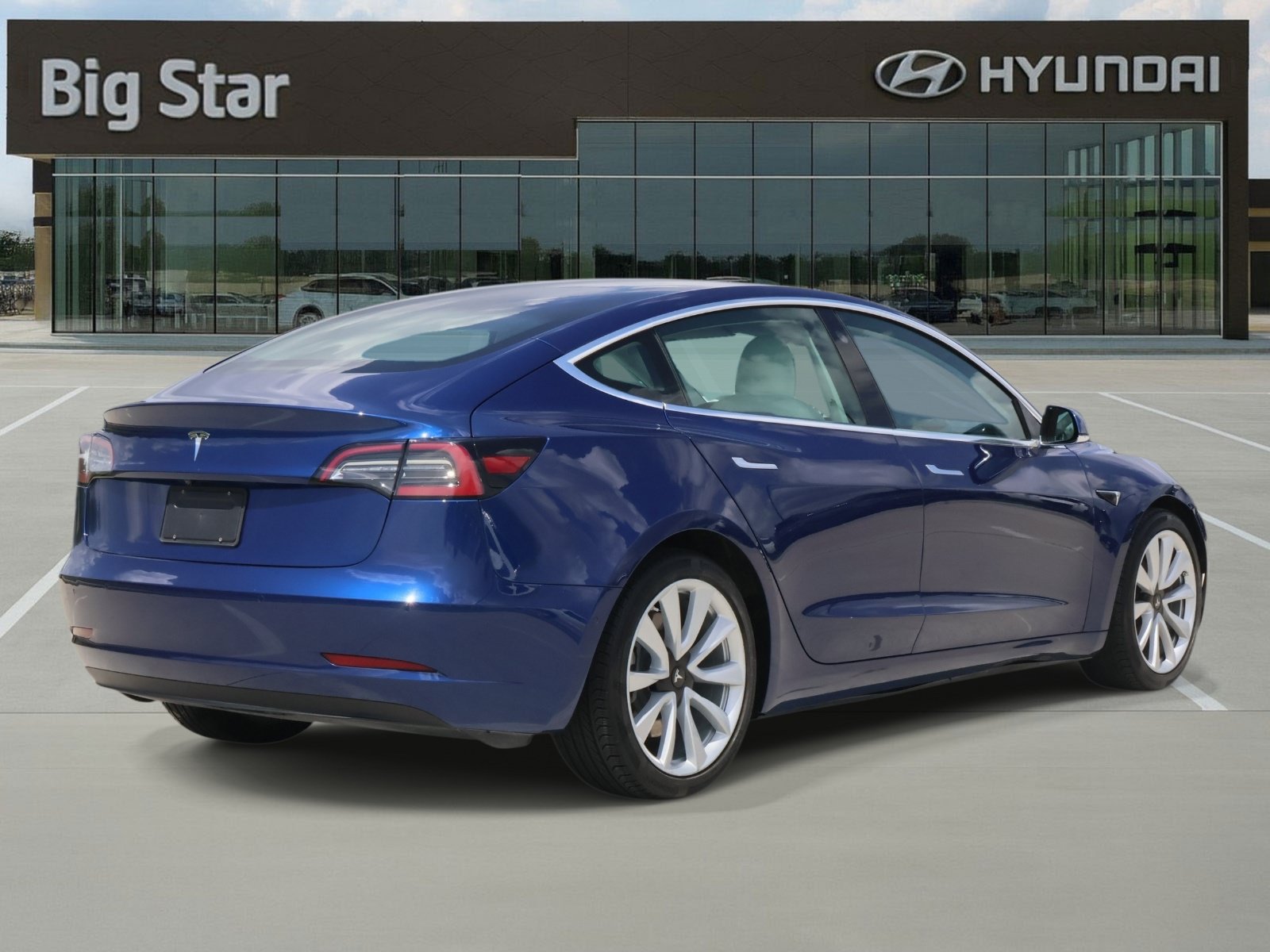 Used 2019 Tesla Model 3 Standard Range RWD image 4